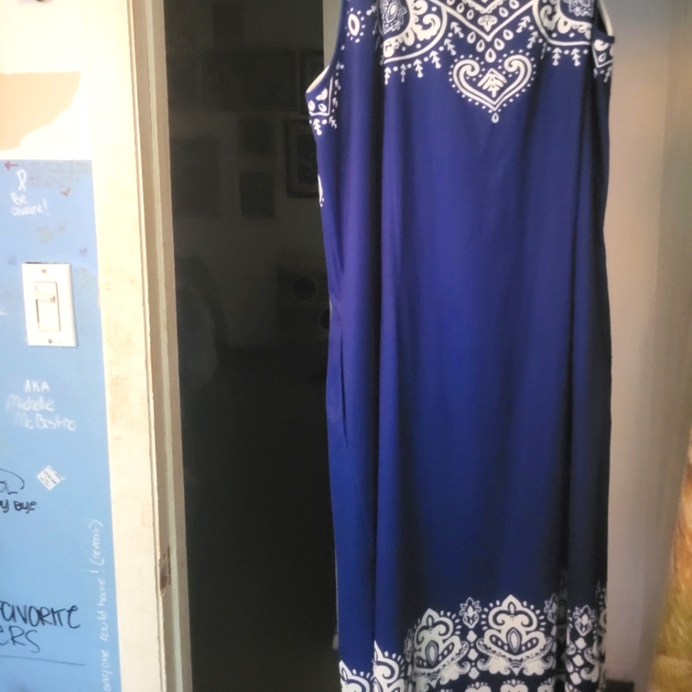 Dress, never worn. 3X, has pockets
